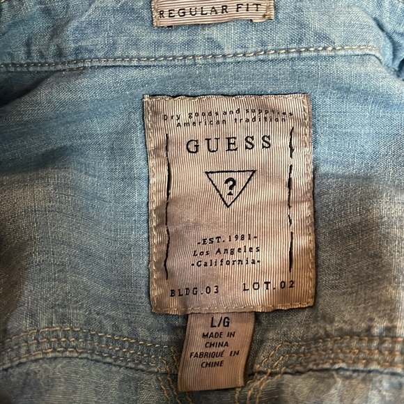 Guess Light Blue Denim Button Down Shirt Size Large regular fit - Picture 10 of 13